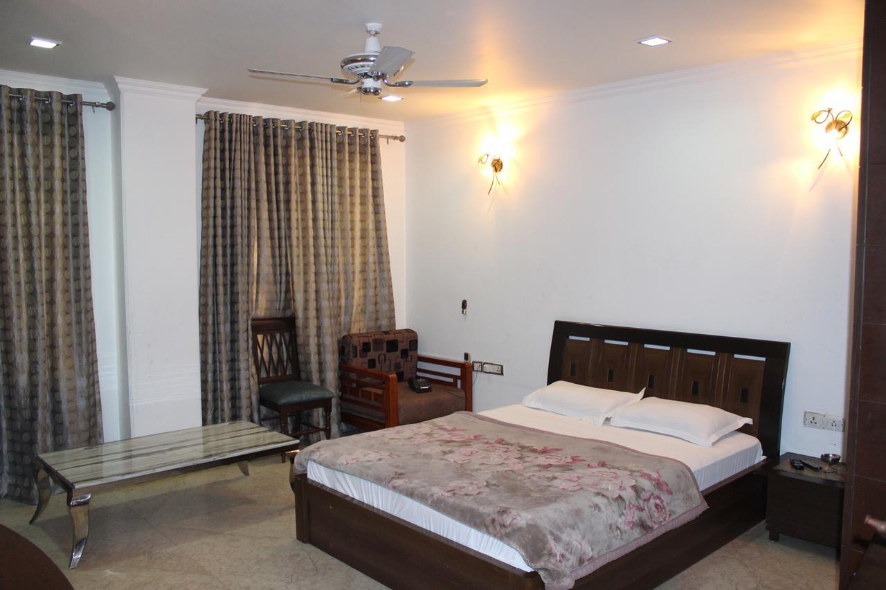 Hotel Livia Residency New Delhi Ngoại thất bức ảnh